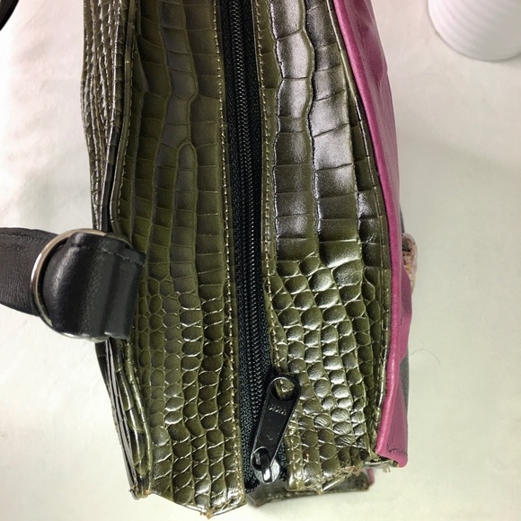 CAROL HEARTY ENDLESS ZIPPER BAG!! - Picture 3 of 10